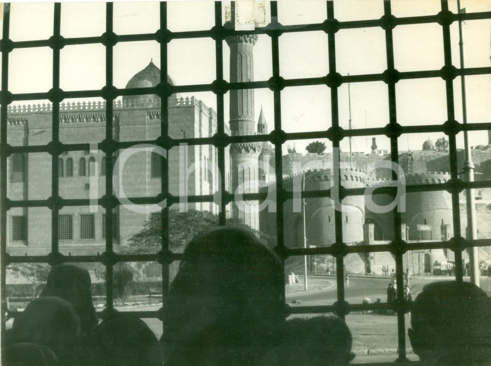 Fotografia d epoca originale 1950 ca IL CAIRO EGITTO Scorcio della Moschea da una grata Fotografia 1