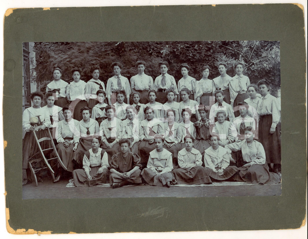 Fotografia d epoca originale 1910 ca TRIESTE Classe femminile di un liceo Fotografia Francesco PENCO 1