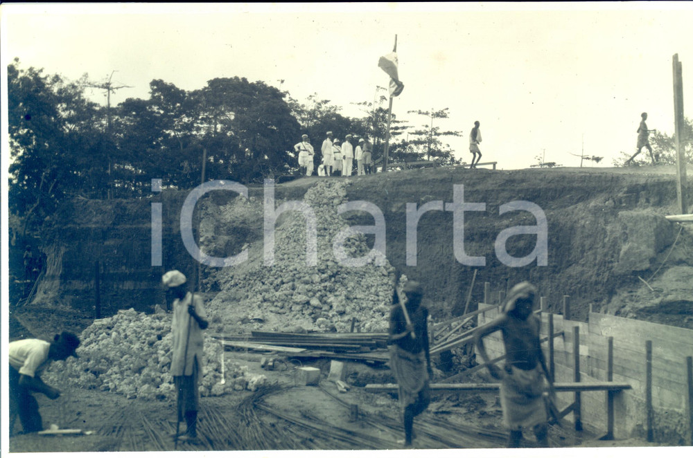 Fotografia d epoca originale 1926 GENALE Somalia militari osservano lavori per realizzazione diga Foto 1
