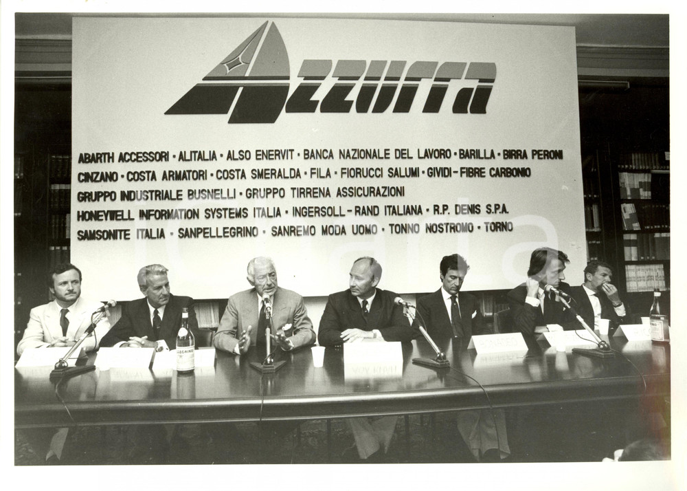 Fotografia d epoca originale 1985 VENEZIA Varo AZZURRA II Gianni AGNELLI Aga KHAN Conferenza Stampa REGATTA 2 1