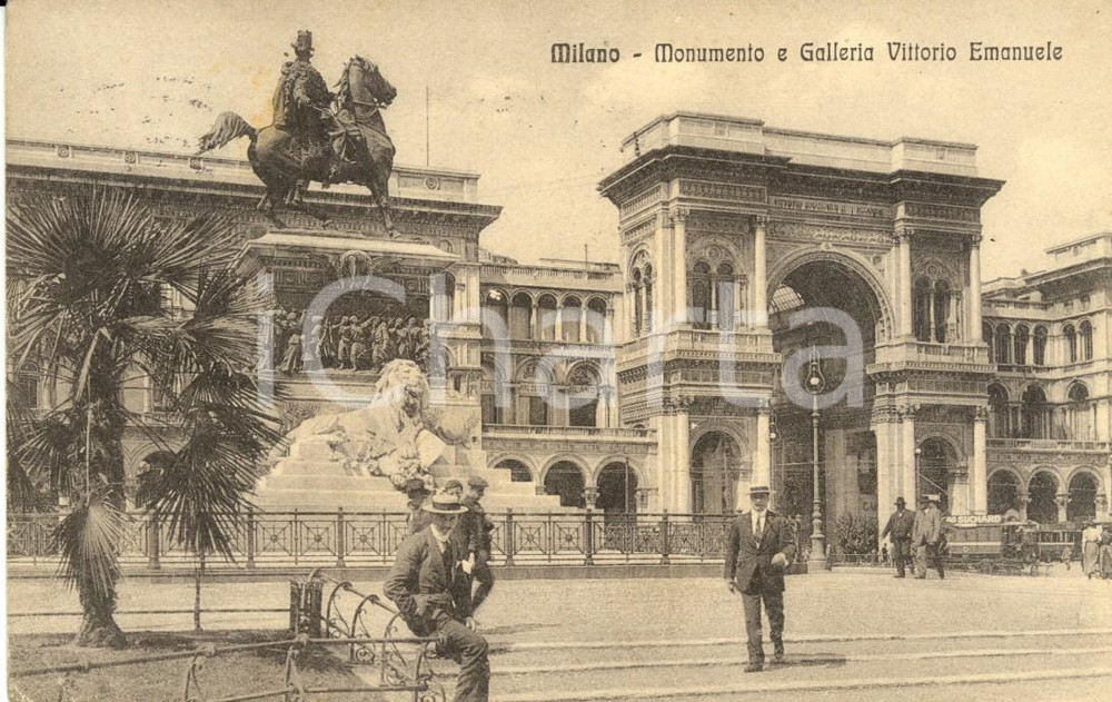 Cartolina originale da collezione 1915 MILANO Monumento e Galleria VITTORIO EMANUELE Cartolina ANIMATA FP VG 1