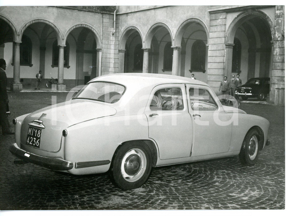 1956 TORINO CRONACA NERA - L'ALFA ROMEO dei banditi di via CAVOUR *Foto 18x13 cm