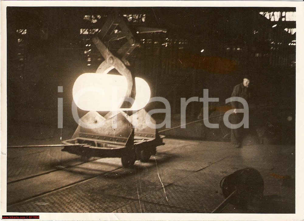 Fotografia d epoca originale 1943 WW2 fabbrica armamenti, metalmeccanica, armi 1