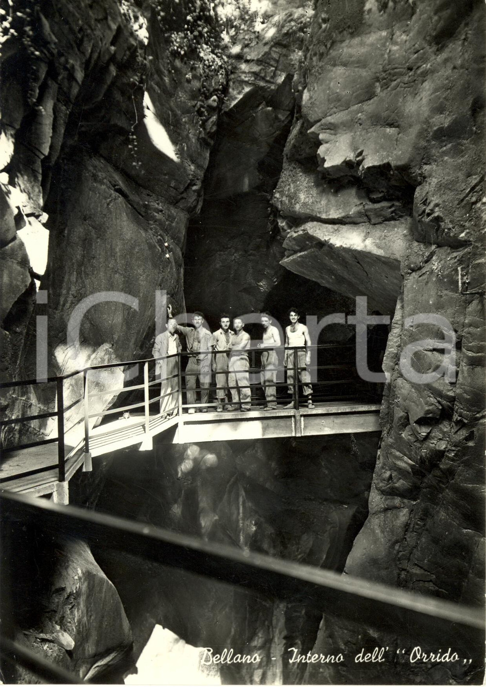 Cartolina originale da collezione 1960 ca BELLANO (LC) Interno dell'ORRIDO * Cartolina ANIMATA FG NV 1