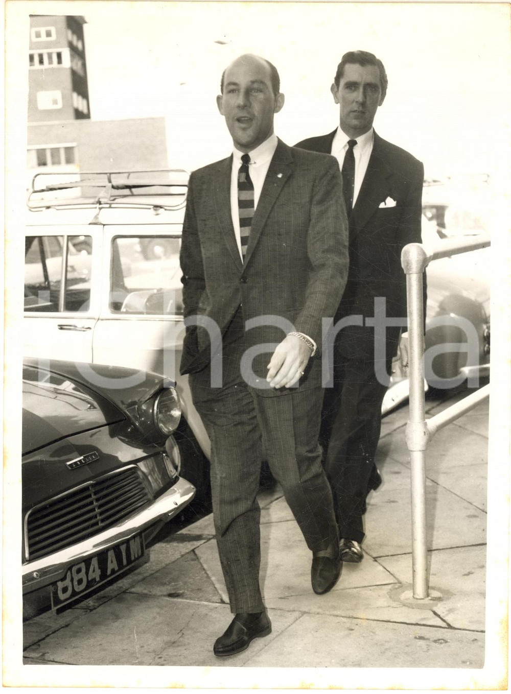1962 LONDON Airport - Racing driver Stirling MOSS leaving to Nassau *Photo 15x20