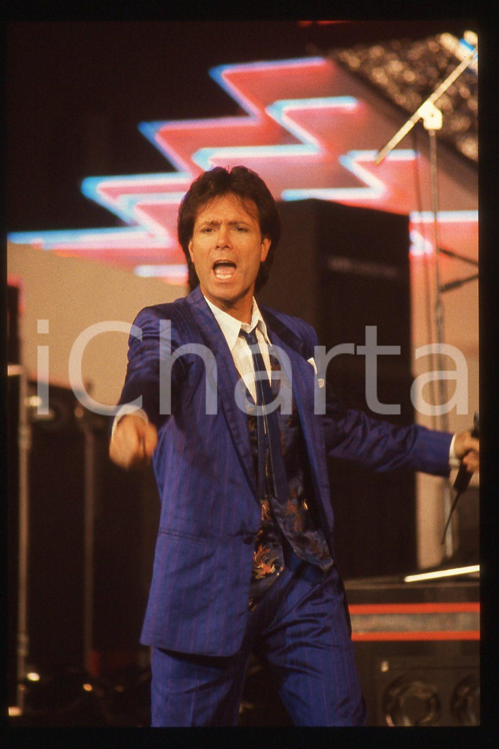 35mm vintage slide* 1989 SANREMO Cliff RICHARD sul palco del PALABARILLA (10)