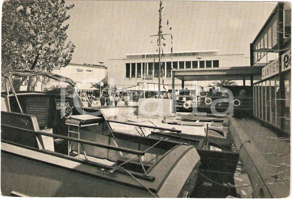 Cartolina originale da collezione 1954 BARI Fiera del LEVANTE Salone Profumi Insegna IGNIS Animata Cartolina FG VG 1