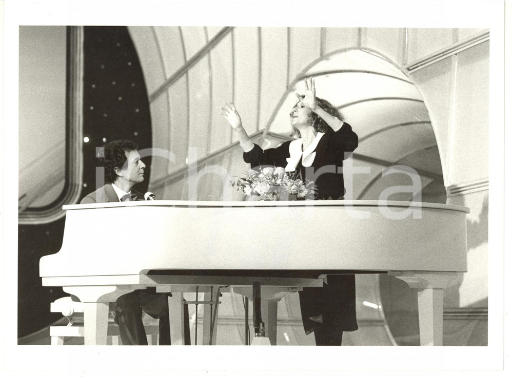 1985 ca (Ristampa 1990) RAI UNO Memo REMIGI al piano con Loretta GOGGI *Foto