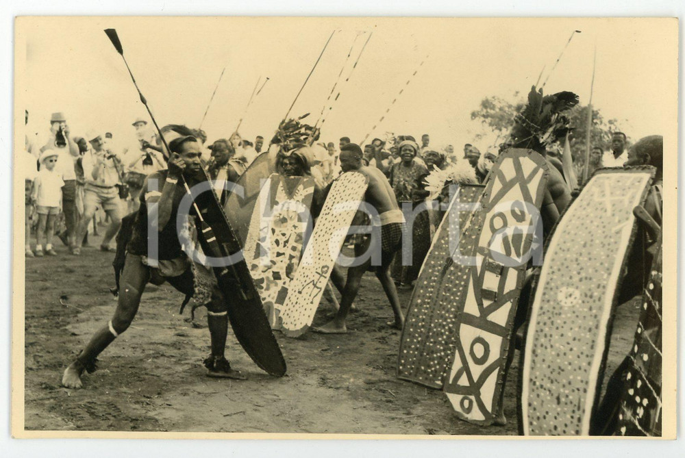Cartolina originale da collezione 1962 AFRICA Men during a tribal dance  Postcard FP VG 1
