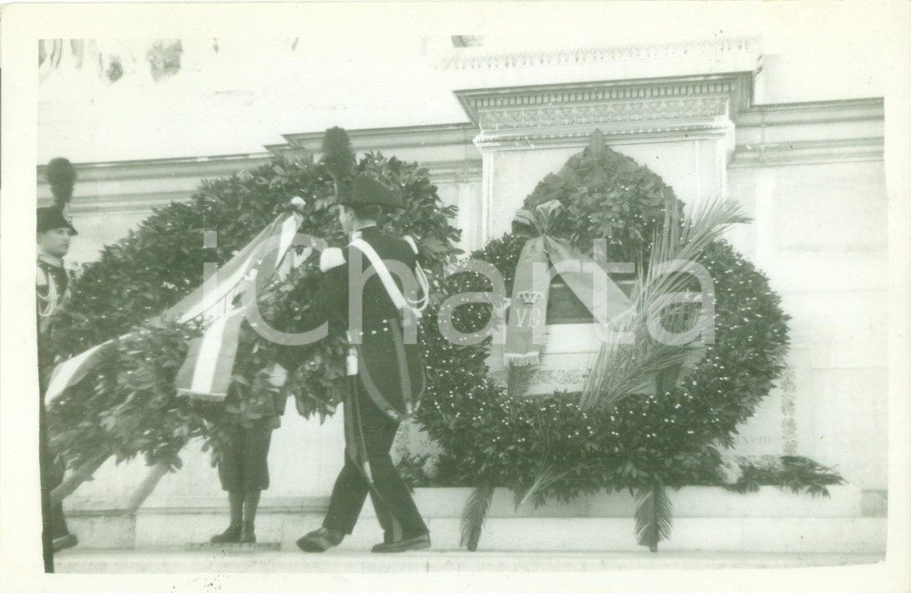 Fotografia d'epoca originale 1935 ca ROMA Carabinieri depongono corona sul MILITE IGNOTO *Fotografia 1