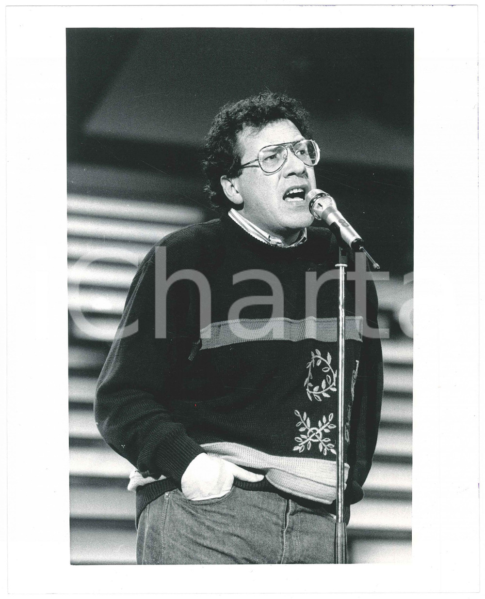 Materiale cinematografico d’epoca 1985 ca FESTIVAL DI SANREMO Peppino DI CAPRI durante esibizione  Foto 20x25 cm 1