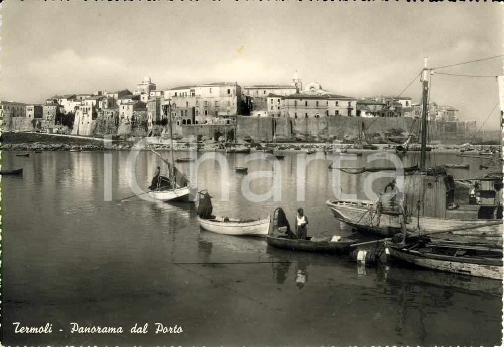 Cartolina originale da collezione 1960 ca TERMOLI (CB) Pescherecci e pescatori al porto *Cartolina postale FG VG 1