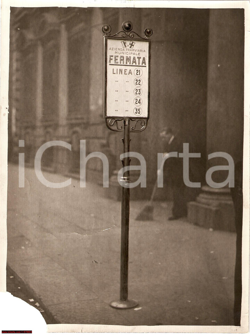 Fotografia d epoca originale 1931 Milano ATM  nuovi cartelli fermate del Tram FOTO 1