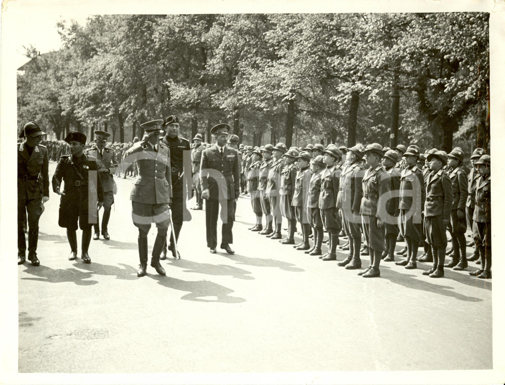 Fotografia d epoca originale 1936 MILANO Generale GRASSI rivista Avanguardisti  Decennale ONB Fotografia 1