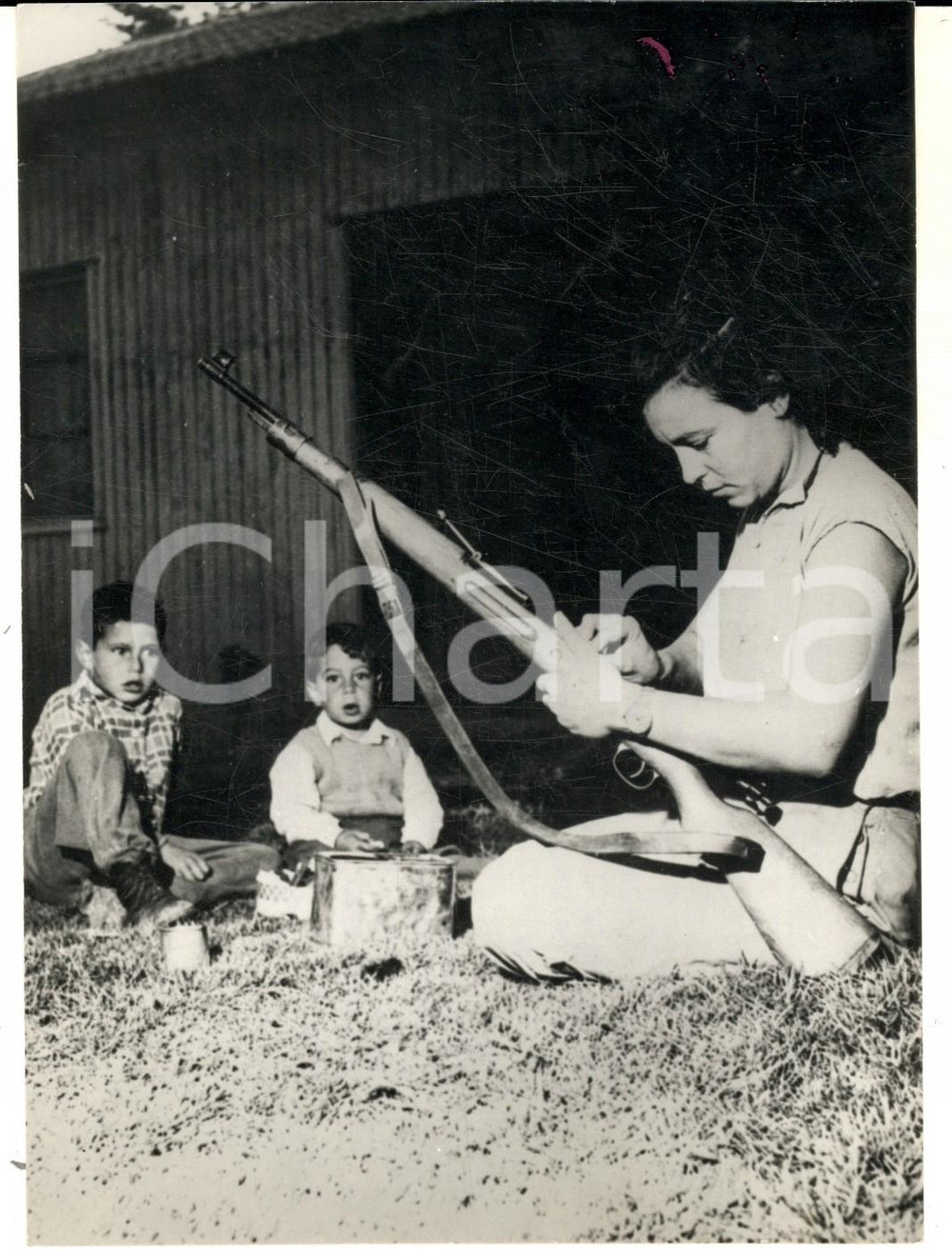 Fotografia d epoca originale 1969 ISRAELE Tensione dei coloni nei kibbutz vicini alle linee arabe Foto 13x18 1