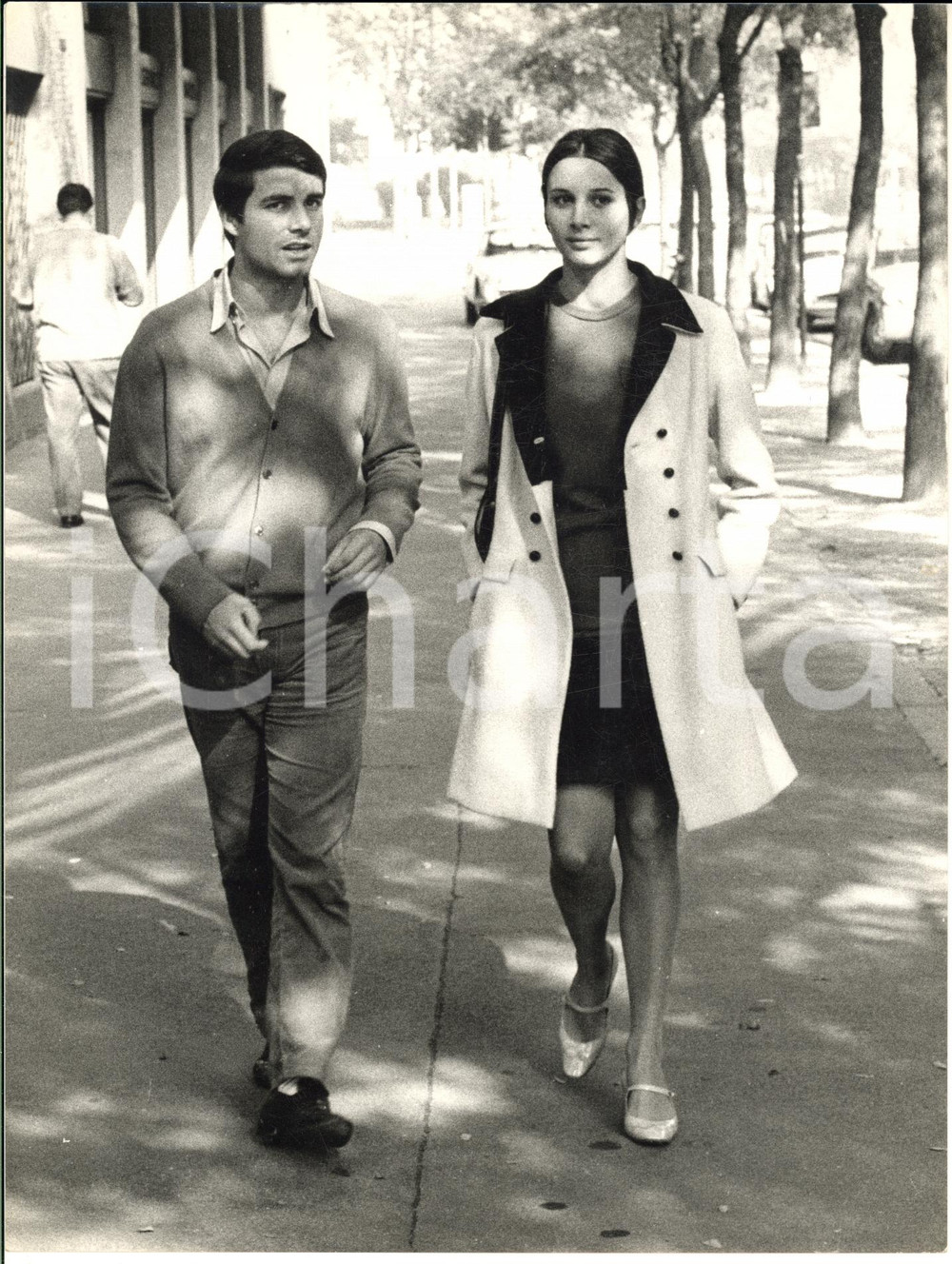 1966 MILANO Via MASSENA - Nino CASTELNUOVO e Paola PITAGORA - Foto 18x24 cm