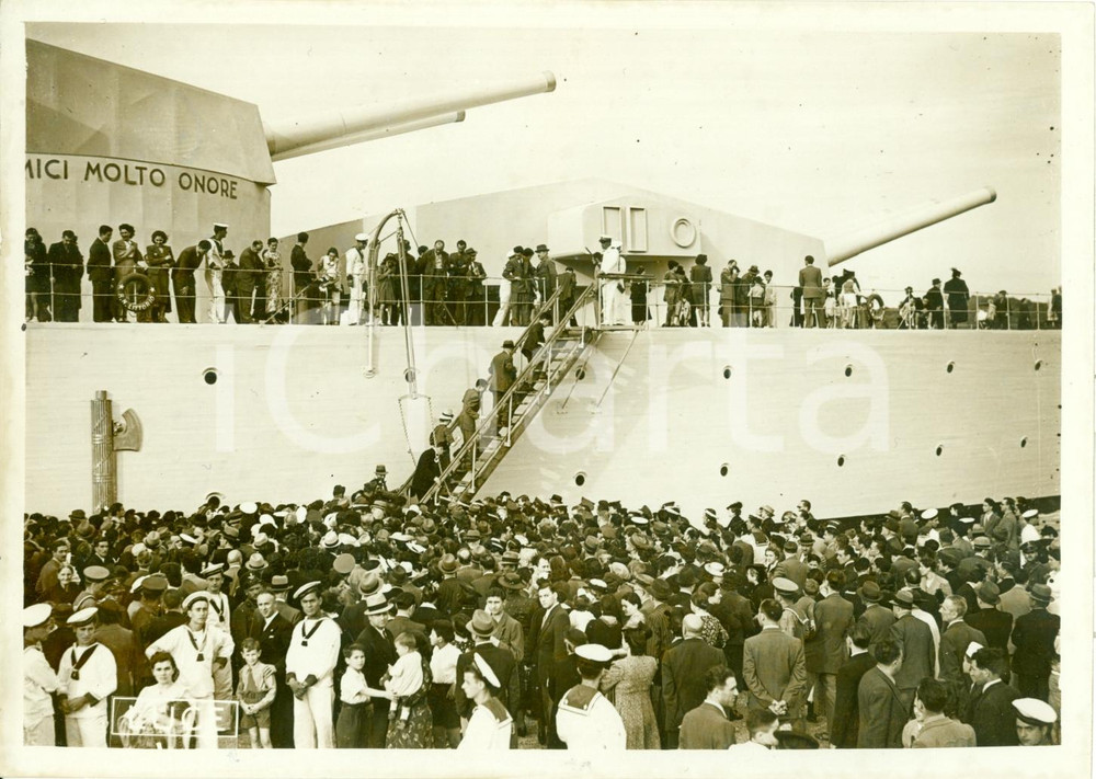 Fotografia d epoca originale 1939 ROMA Folla visita nave LITTORIO al Campo Marina PARIOLI Fotografia 1
