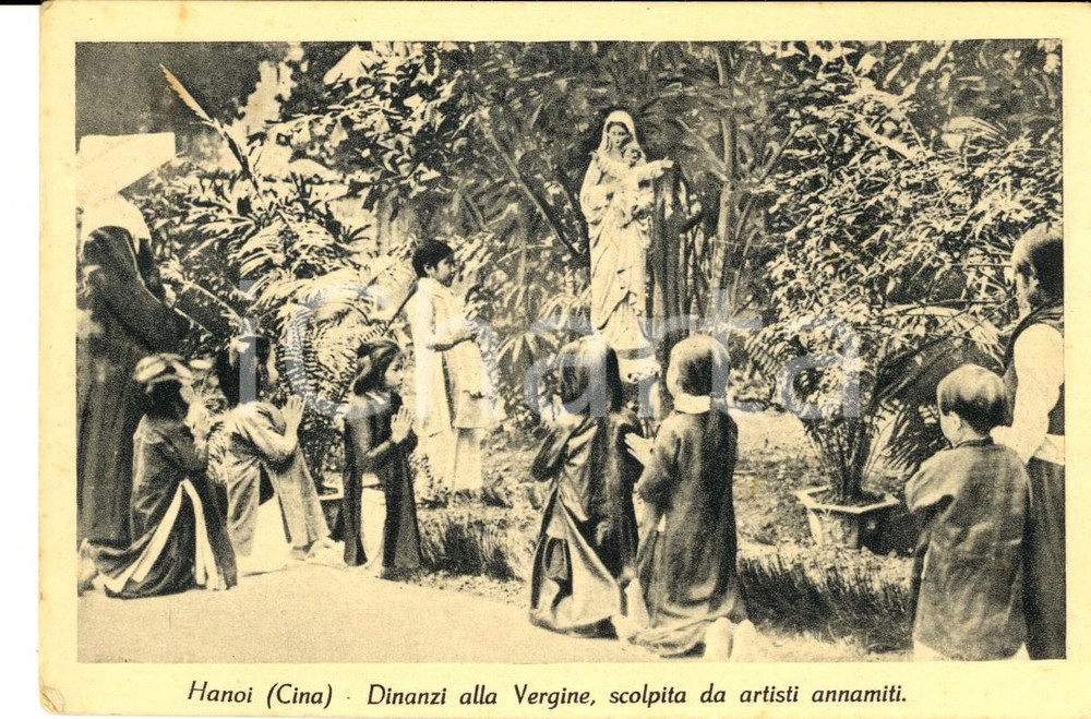 Cartolina originale da collezione 1940 ca HANOI VIETNAM Preghiera alla Vergine scolpita da annamiti Cartolina 1