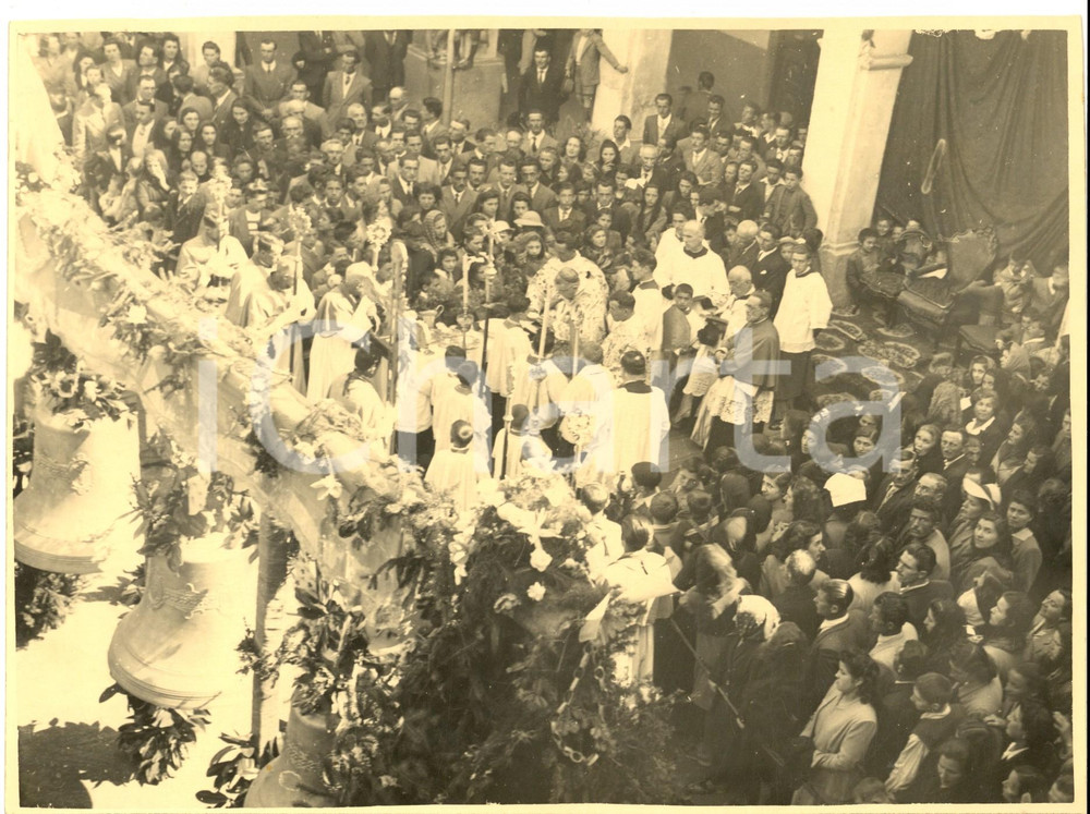 Fotografia d epoca originale 1950 ca NORD ITALIA Benedizione di nuove campane con il vescovo Foto 24x18 cm 1