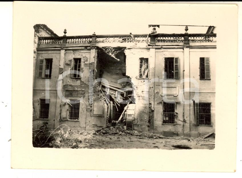 Fotografia d epoca originale 1944 WW2 AREA DI ALESSANDRIA Palazzo colpito da un bombardamento Foto 10x7 1