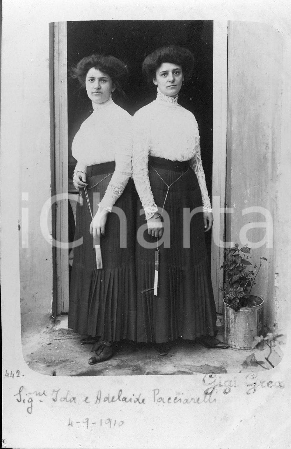 1910 ROMA Ritratto delle gemelle ISA e ADELAIDE PACCIARELLI *Fotocartolina