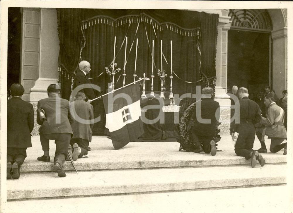 Fotografia d'epoca originale 1930 ca MILANO CITTA' STUDI Ingegneri ex combattenti a lapide Caduti WWI *Foto 1