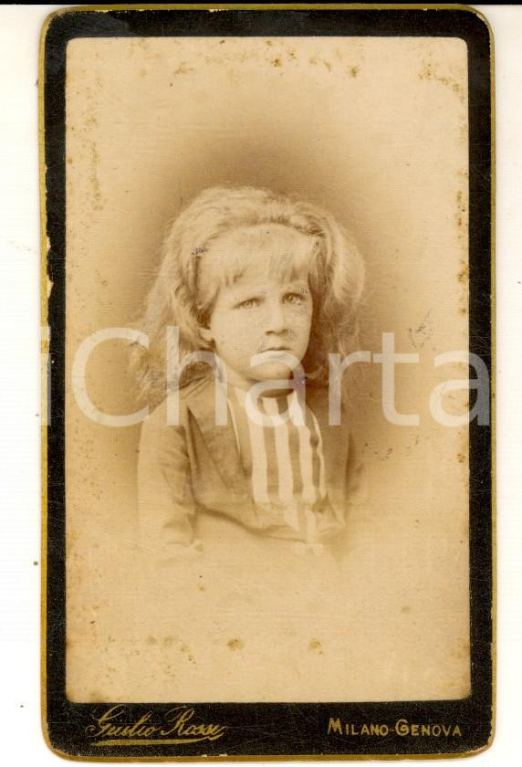 Fotografia d epoca originale 1890 ca GENOVA Ritratto di bambina con camicetta a righe Foto GIULIO ROSSI CDV 1
