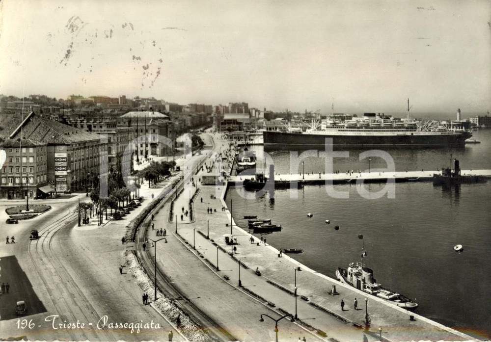 Cartolina originale da collezione 1958 TRIESTE Passeggiata lungomare e porto PubblicitÃ  CINZANO ANIMATA con nave 1