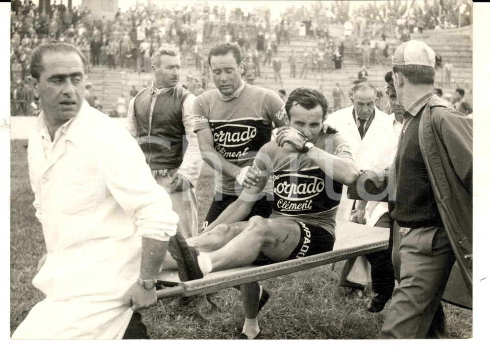 1961 CICLISMO GIRO D'ITALIA 3^ Tappa - Cleto MAULE dopo la caduta *Foto 