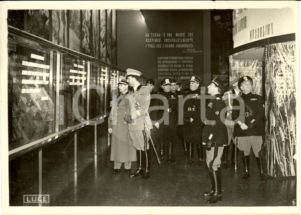 Fotografia d epoca originale 1939 ROMA Principe UMBERTO II visita Mostra Bonifica Integrale CIRCO MASSIMO 1