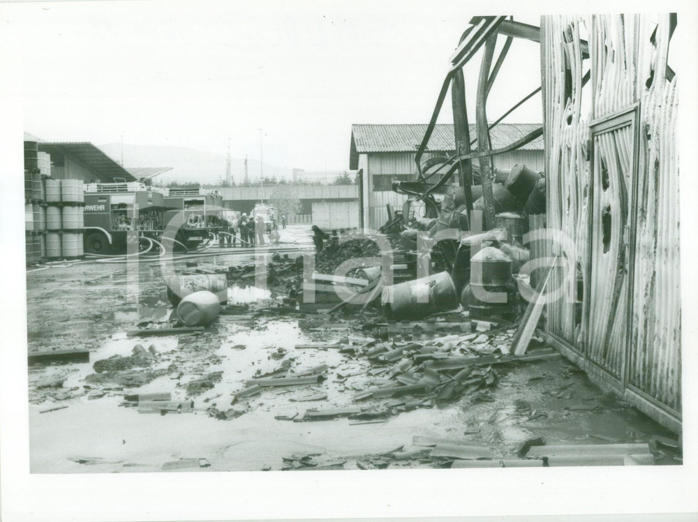 Fotografia d epoca originale 1986 SVIZZERA Disastro esplosione reattore chimico fabbrica SANDOZ Fotografia 1