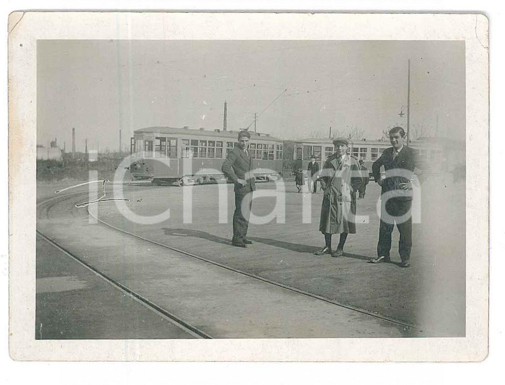 1930 TRASPORTI - ATM MILANO - Tram al capolinea - Foto anonima ANIMATA 9x6