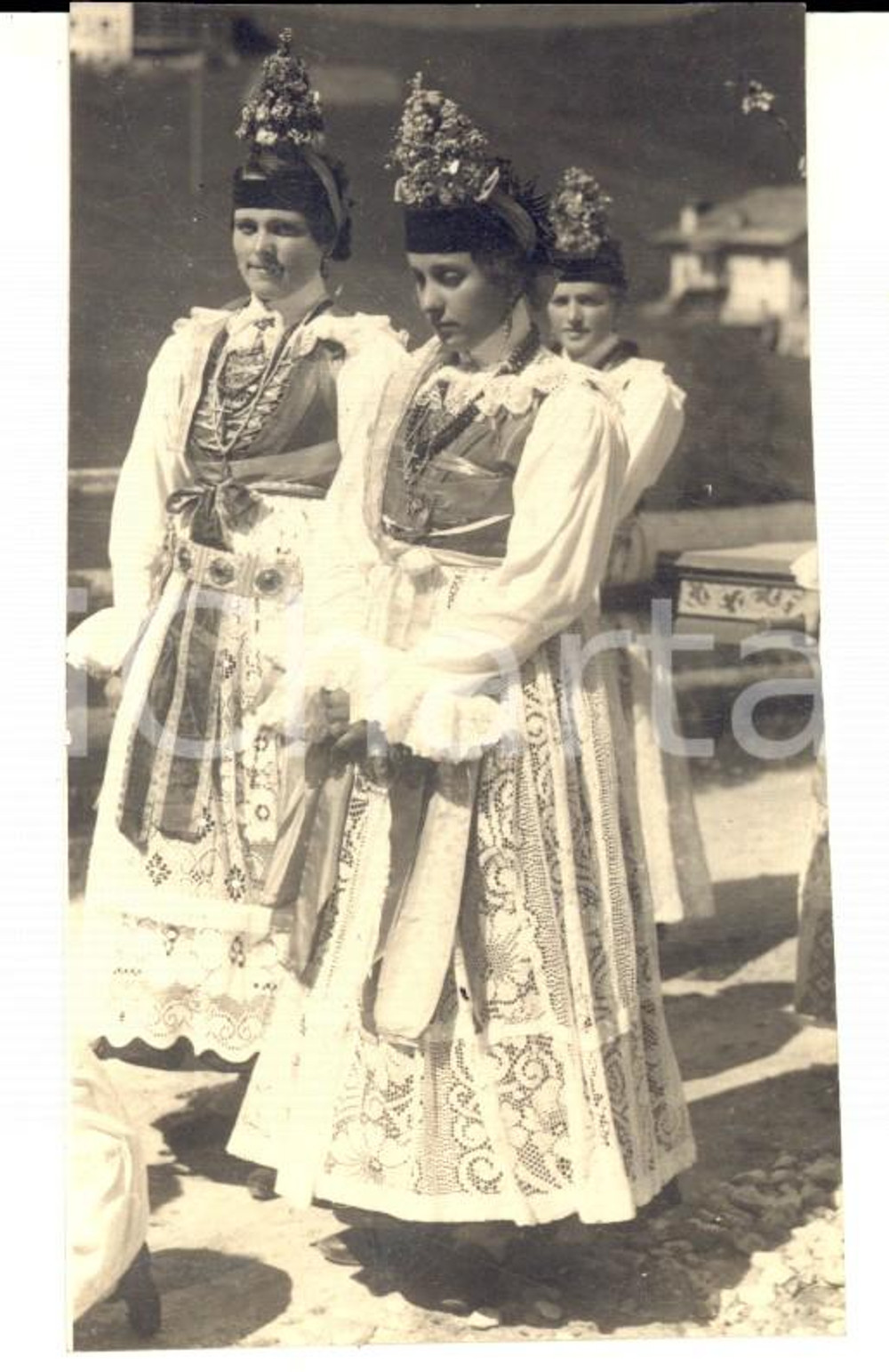 Fotografia d epoca originale 1930 ca SELVA DI VAL GARDENA BZ Donne in abito tradizionale Foto 6x10 1