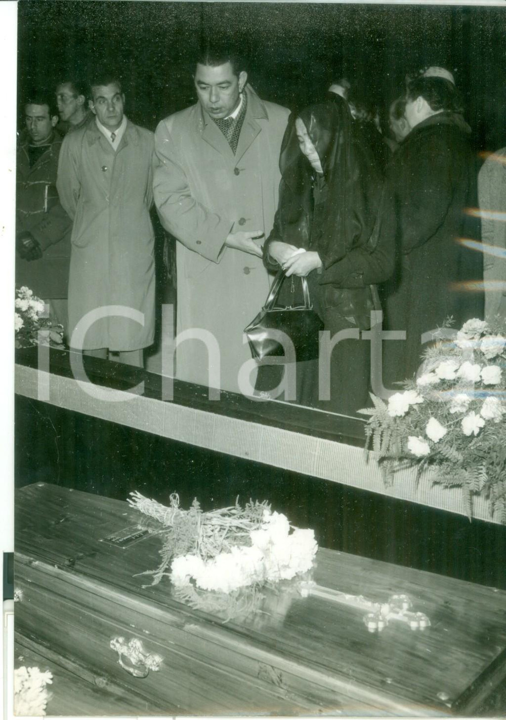 Fotografia d epoca originale 1954 ROMA Santa Maria degli Angeli  Funerali vittime disastro aereo filippino 1