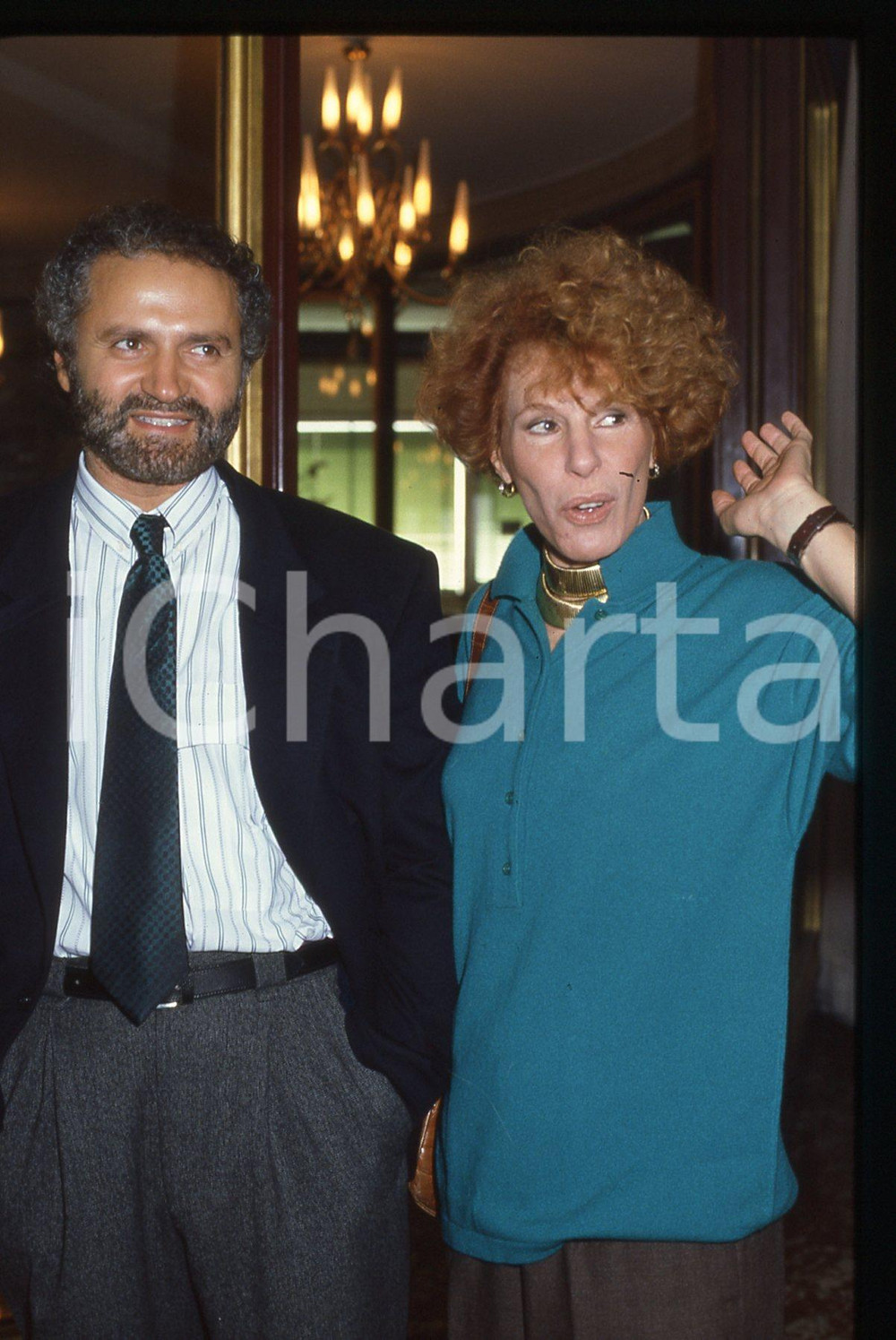 Fotografia d epoca originale 35mm vintage slide 1990 MILANO Gianni VERSACE Ornella VANONI Terrazza MARTINI 4 1
