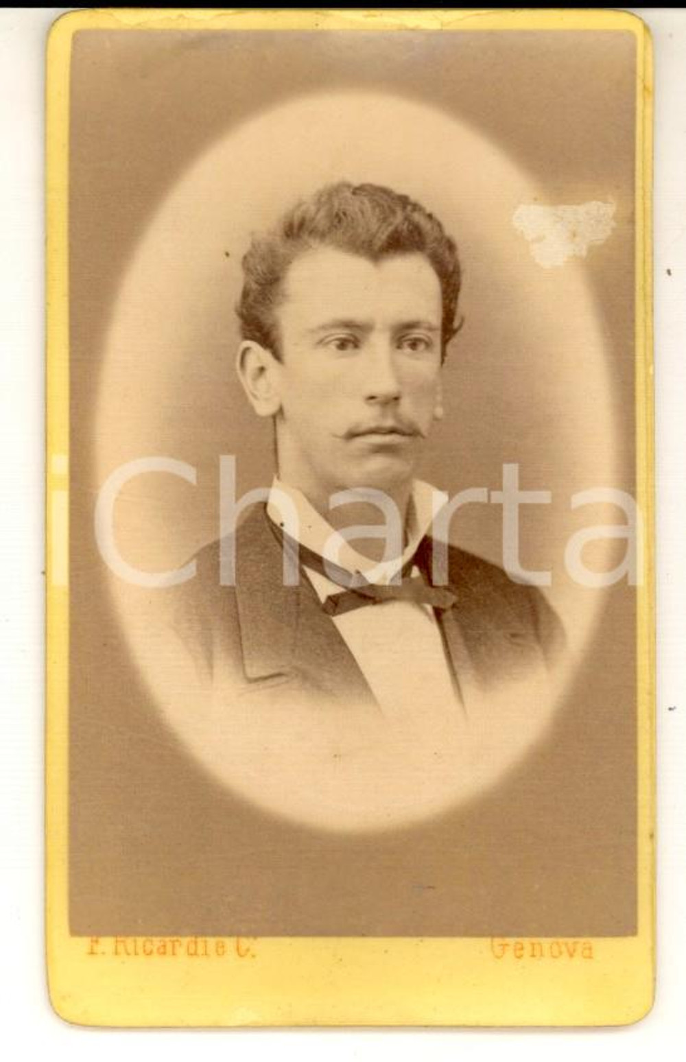 Fotografia d epoca originale 1880 ca GENOVA Ritratto maschile con il cravattino Foto RICARDI CDV 1