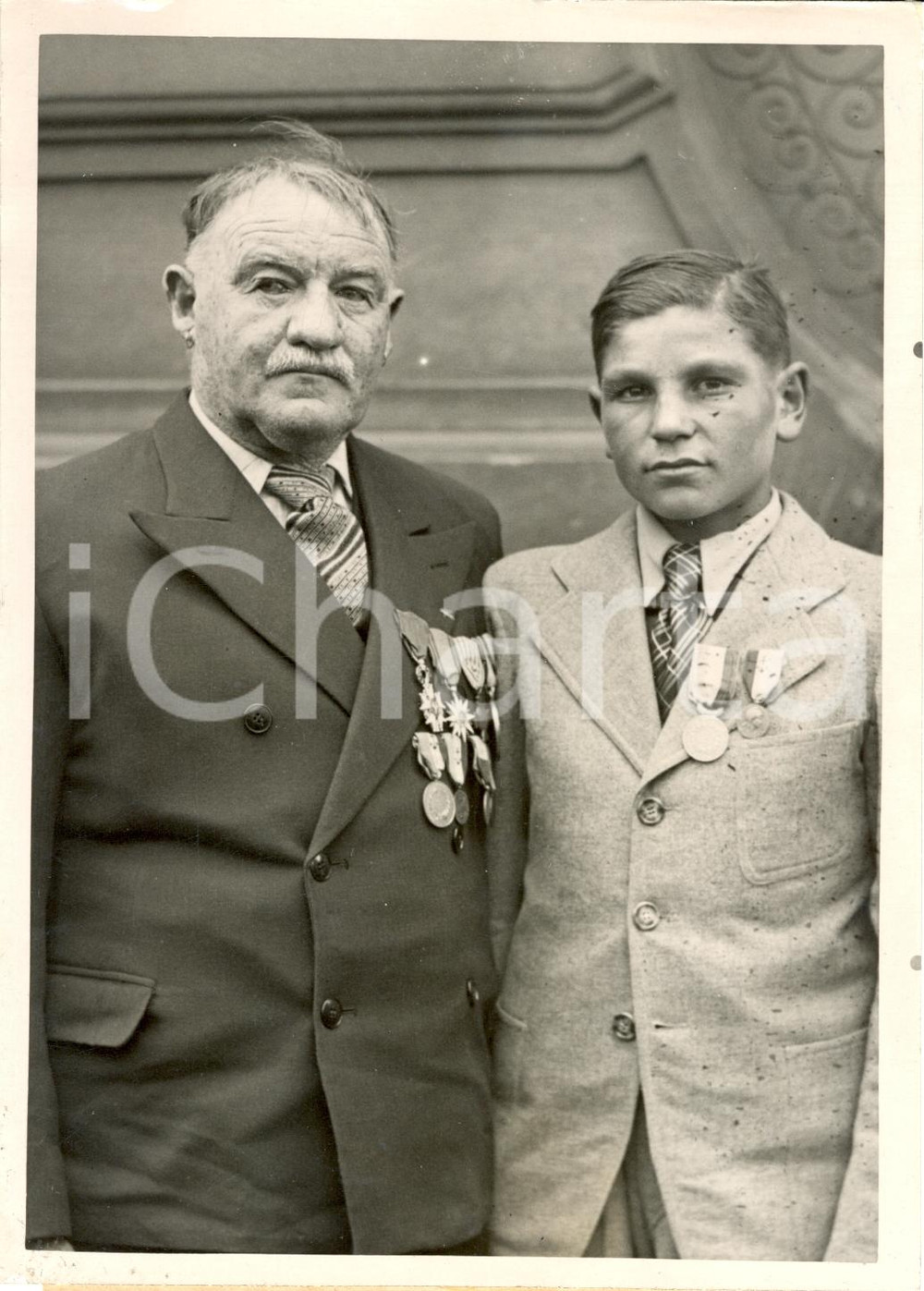 Fotografia d epoca originale 1938 PARIS Legion d onore a Seraphin MORNET Pierre SALVADOR salvatori del mare 1