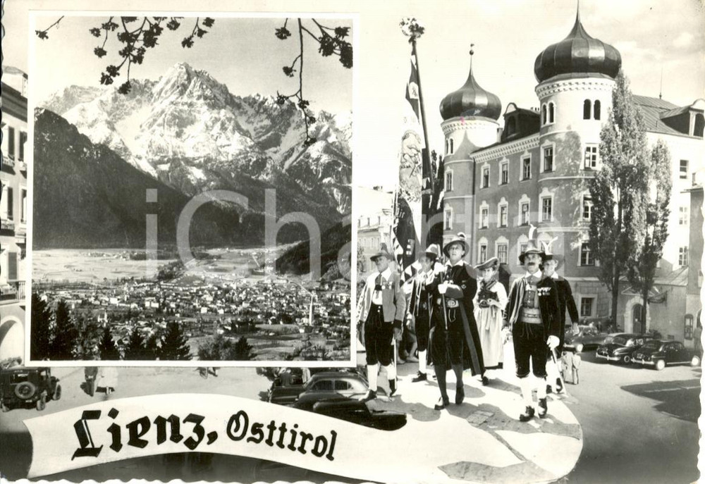 Cartolina originale da collezione 1958 LIENZ AUSTRIA Vedutine SFILATA VIA PRINCIPALE Cartolina ANIMATA FG VG 1
