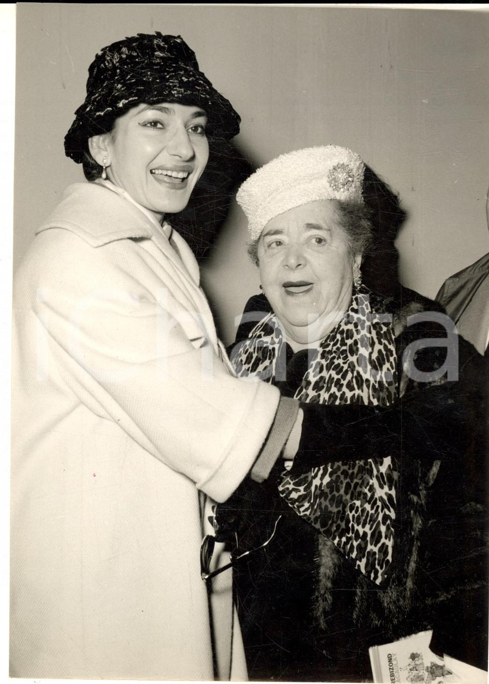 Fotografia d epoca originale 1957 MILANO Maria CALLAS con la giornalista Elsa MAXWELL Foto 14x18 cm 1