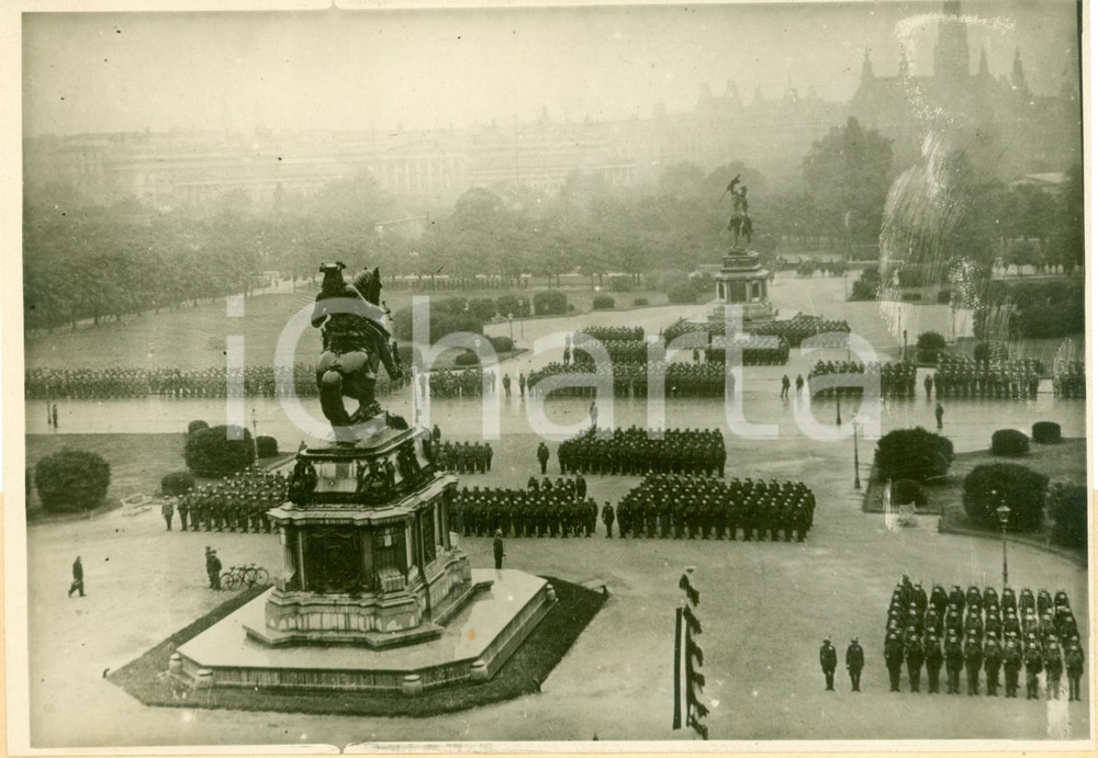 Fotografia d epoca originale 1930 ca WIEN O Giuramento GioventÃ¹ Militare BUNDESHEER alla HELDENPLATZ Foto 1
