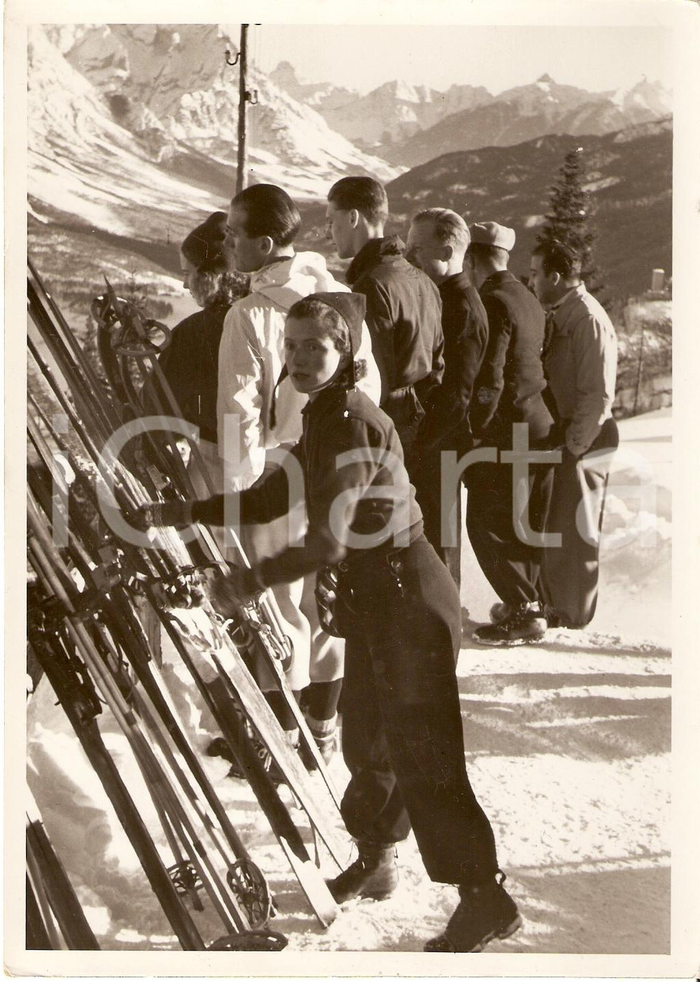 Fotografia d'epoca originale 1939 CORTINA D'AMPEZZO Sciatori festeggiano l'EPIFANIA 1
