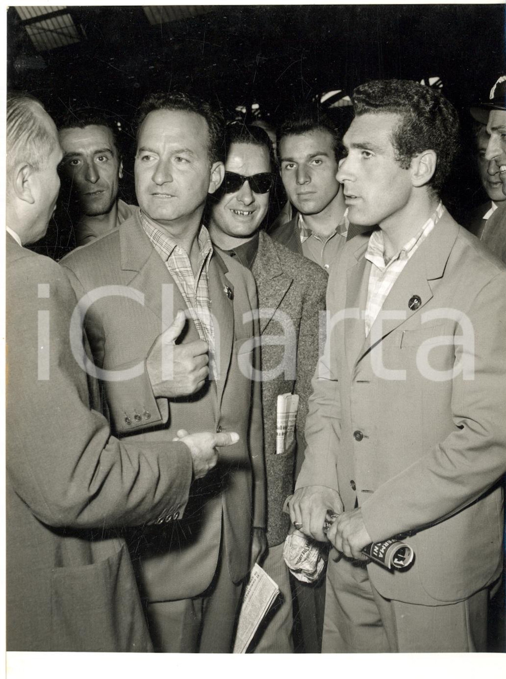 1956 MILANO CICLISMO Guido MESSINA al ritorno dai mondiali - Foto 13x18 cm