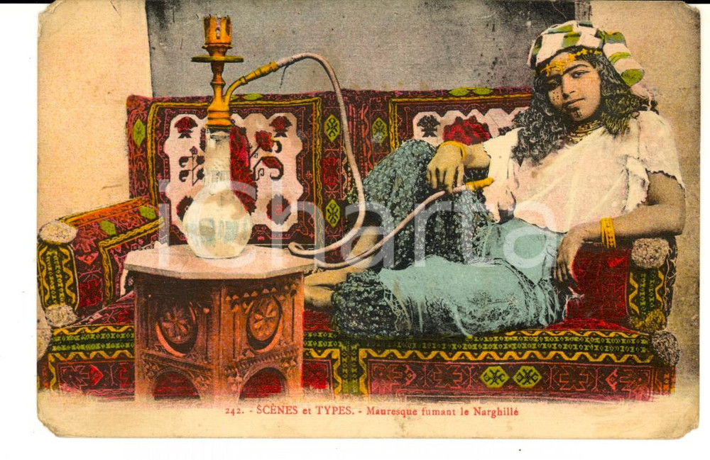 Cartolina originale da collezione 1911 ALGER COSTUMES Jeune mauresque fumant le narghillÃ© Carte postale 1