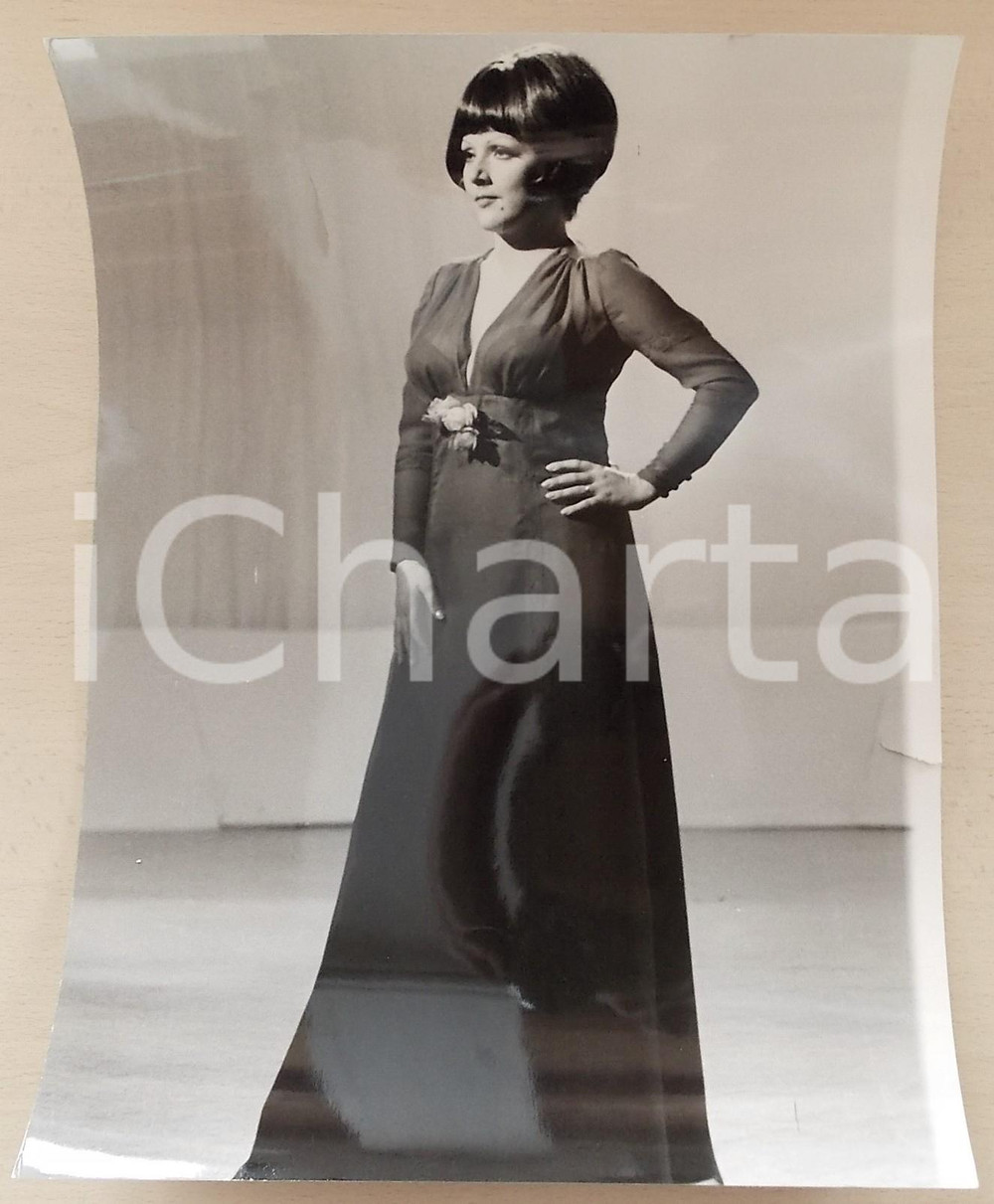 1970 ca COSTUME ITALIA Cantante Orietta BERTI sul palco (1) *Foto 30x40