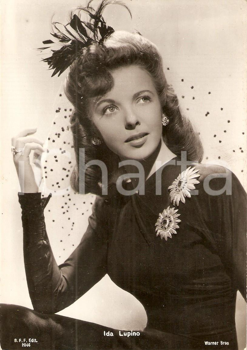 Cartolina originale da collezione 1945 ca CINEMA Actress Ida LUPINO Portrait with veil *Cartolina FG NV 1
