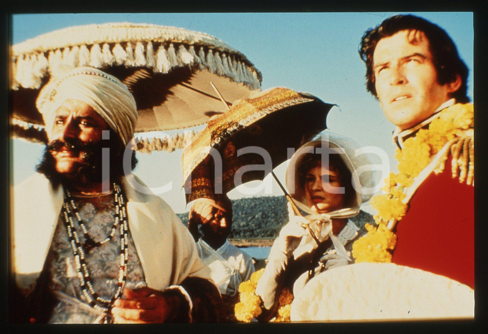 35mm vintage slide*1988 THE DECEIVERS Pierce BROSNAN Salim GHOUSE nel film  