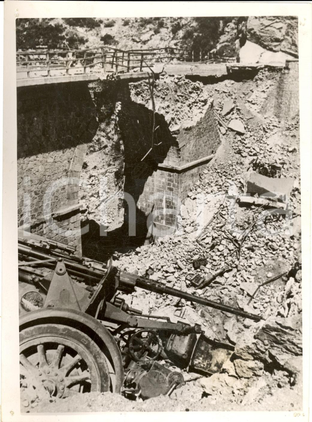 Fotografia d'epoca originale 1941 GERMANIA WW2 Strade devastate da ritirata britannica *FOTOGRAFIA 1