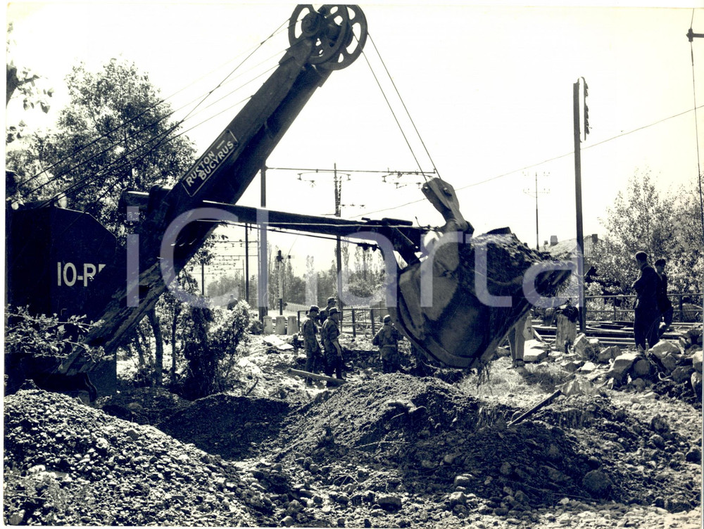 1957 AREA DI TORINO Ferrovia distrutta da un'inondazione - Foto 24x18 cm