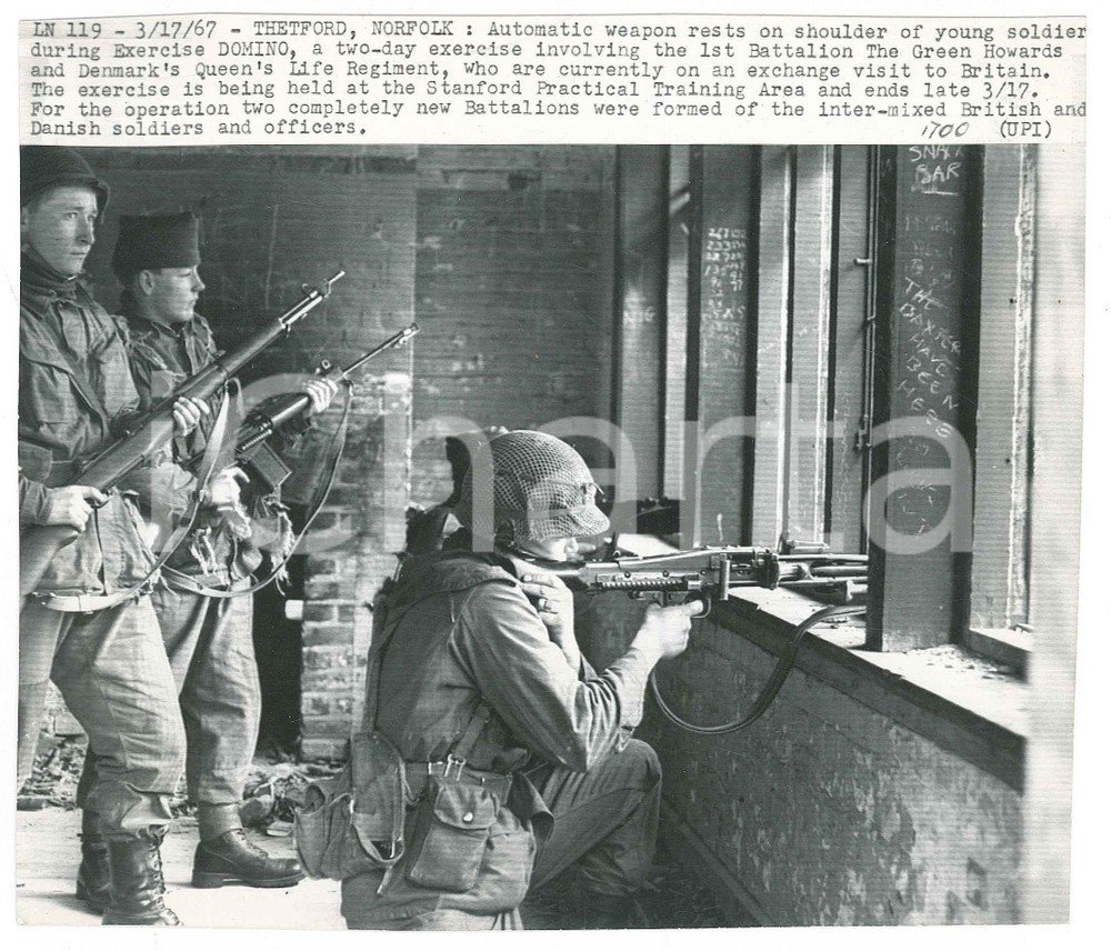 Fotografia d epoca originale 1967 THETFORD NORFOLKYoung soldiers during Exercise DOMINO Telefoto 18x15 cm 1