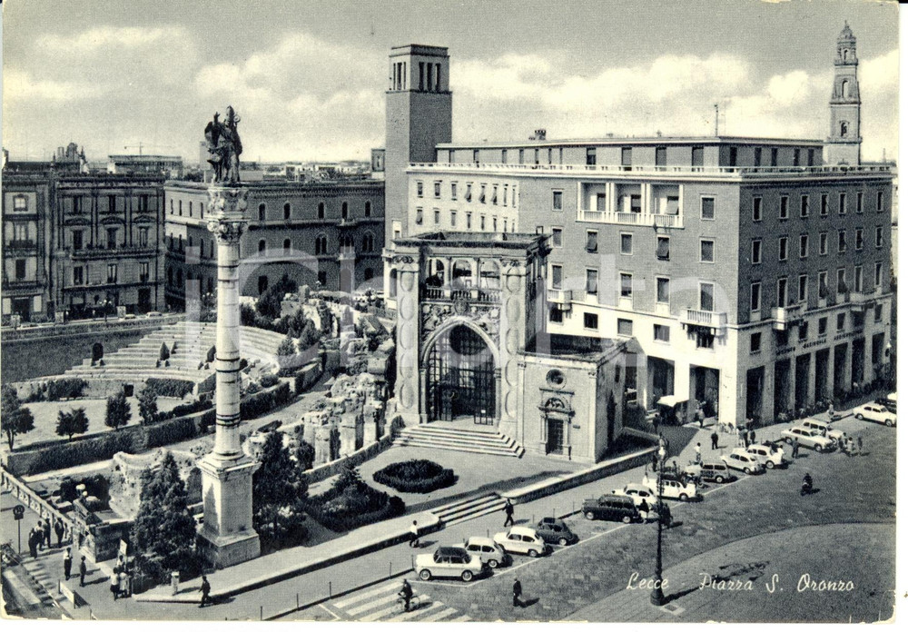 Cartolina originale da collezione 1966 LECCE Piazza SANT ORONZO con veduta del Sedile Cartolina FG VG 1